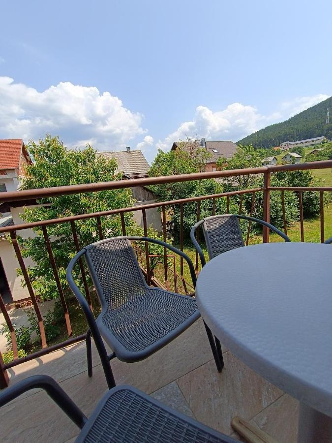 Apartment Hinic Vrhovine Exterior photo